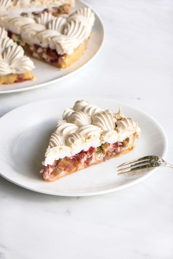 Recette de la tarte à la rhubarbe meringuée