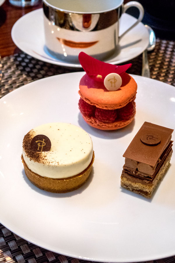 Les pâtisseries de Pierre Hermé au brunch du Royal Monceau Paris
